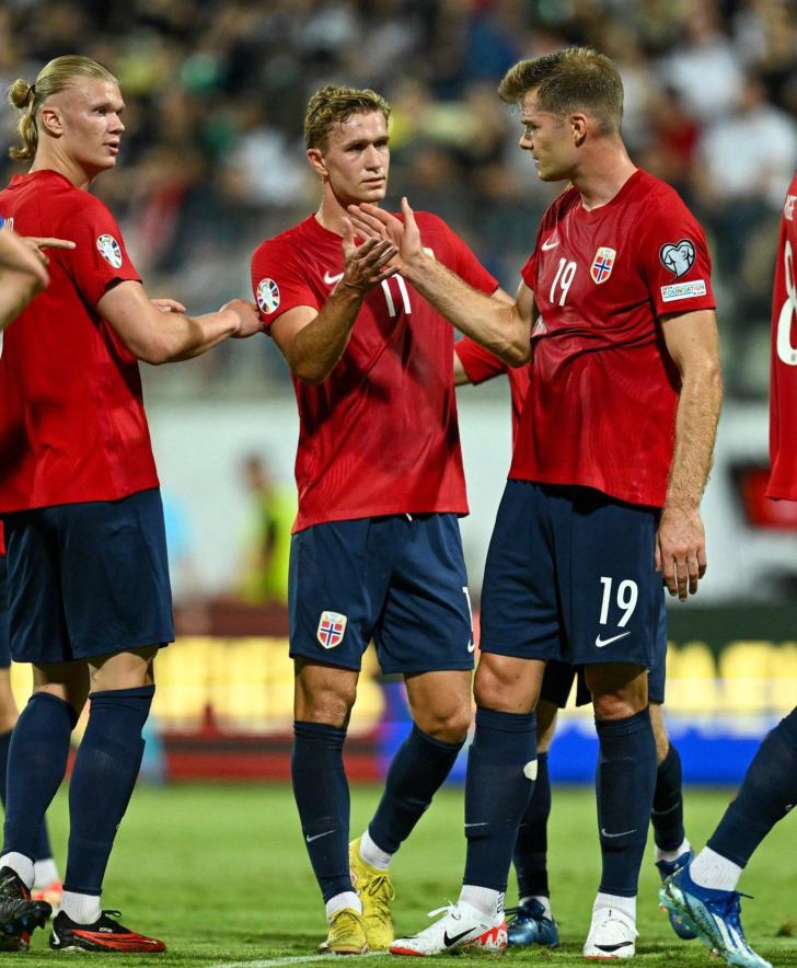 挪威队表现卓越，飒爽英姿奋勇拼搏的简单介绍