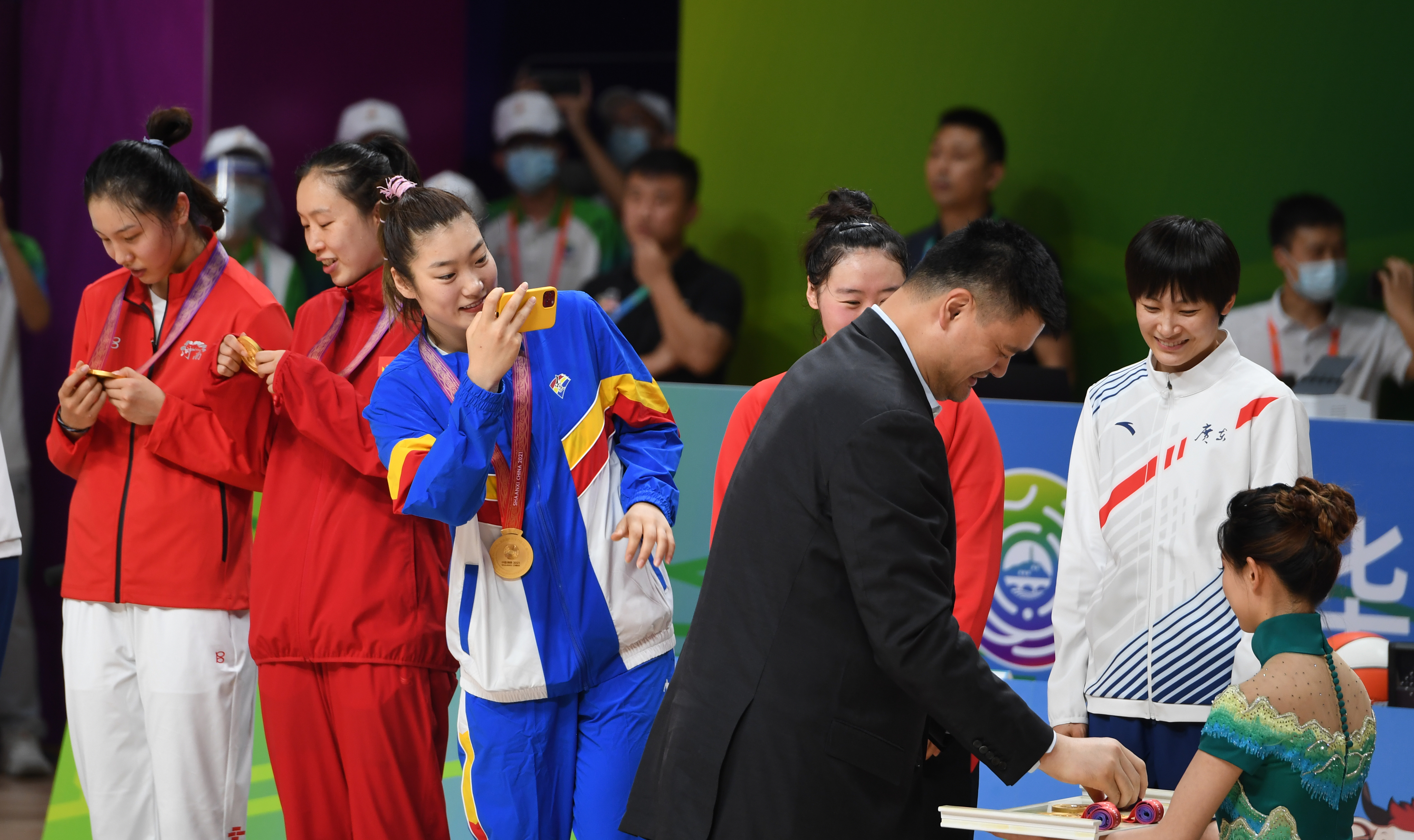 关于瑞典队碾压波兰队，许昕带队取胜的信息