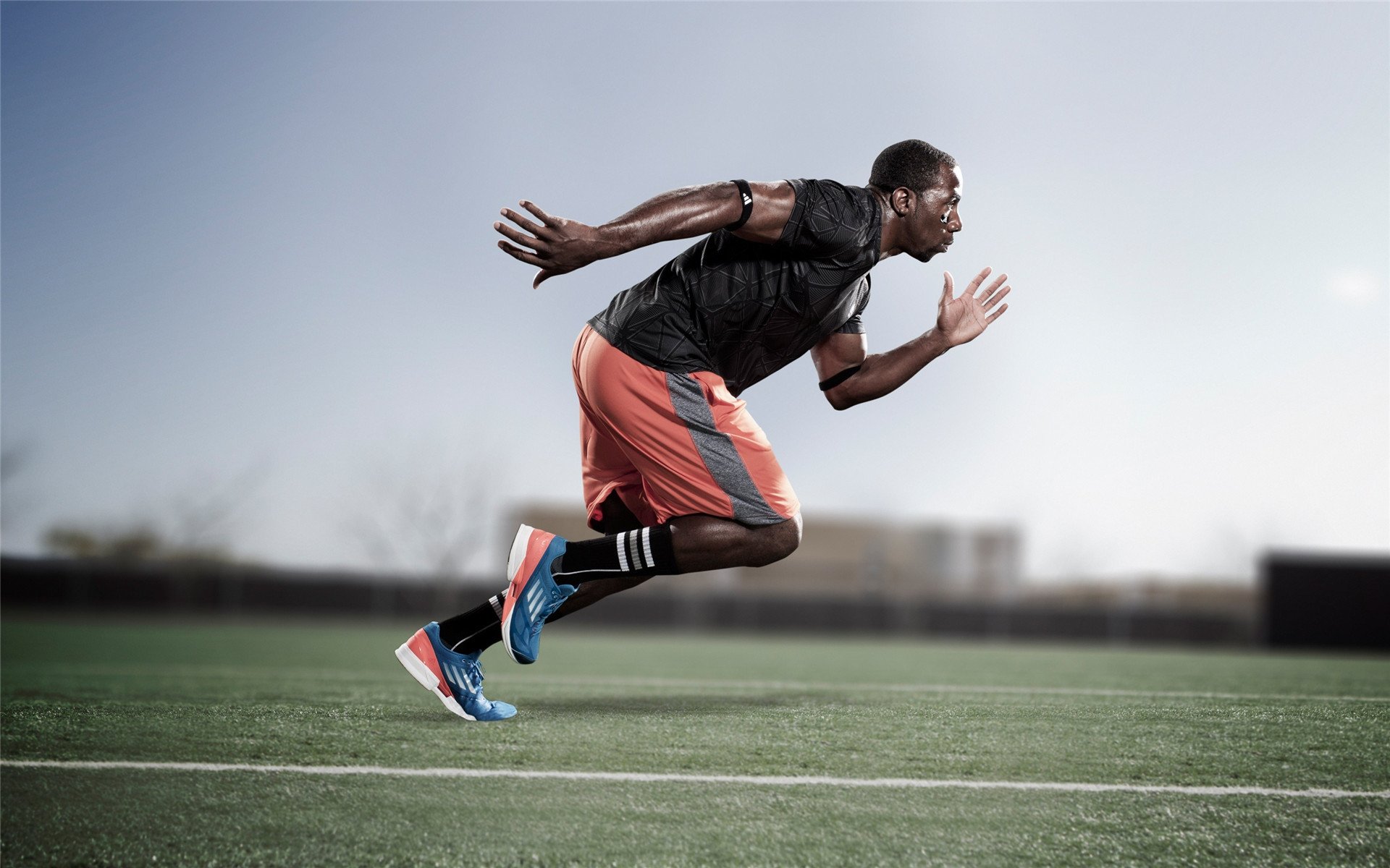 开云体育-萨拉赫一锤定音，巴西惊险逆转罗马—一场跨越时空的足球幻想对决