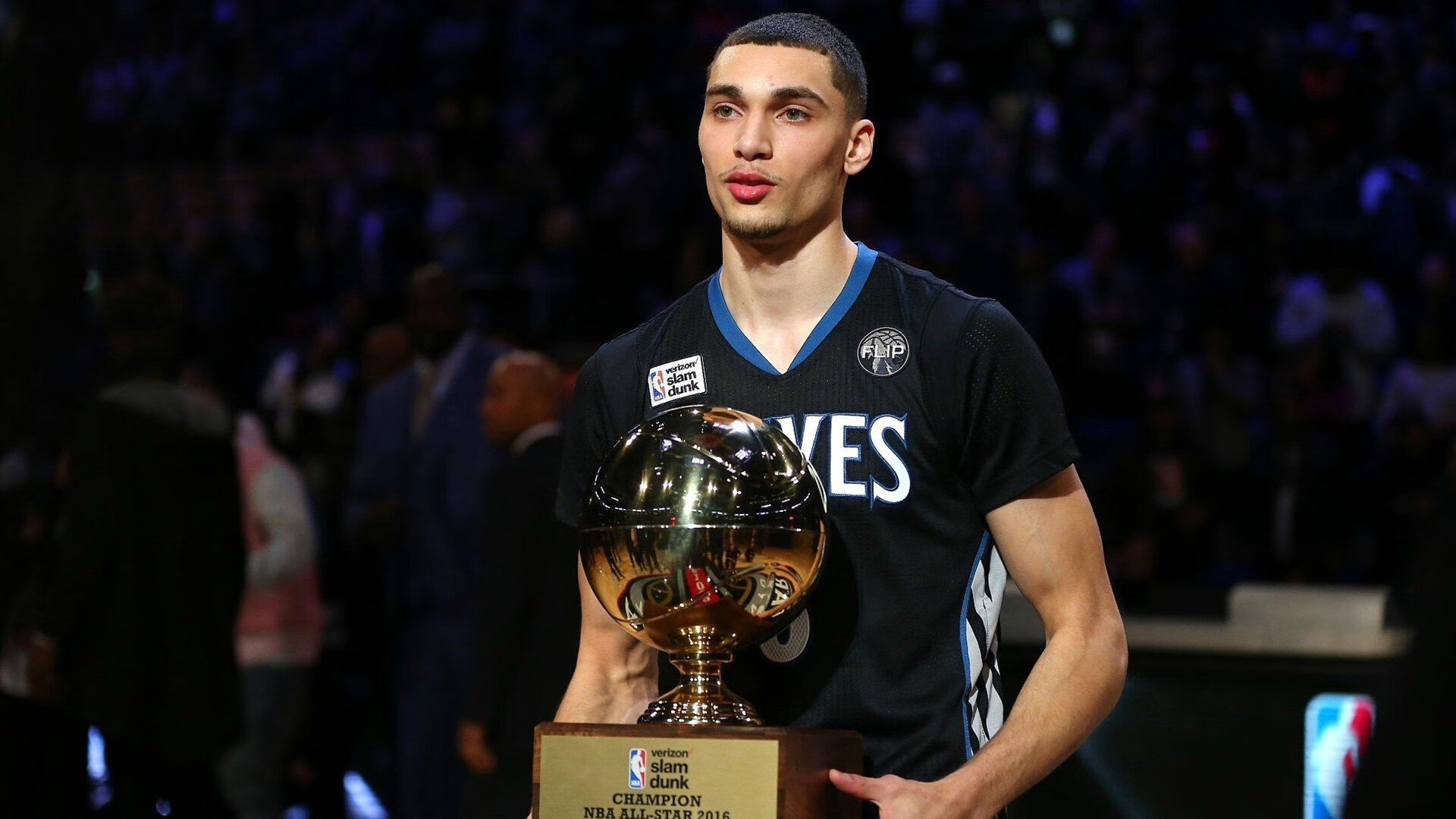 开云体育在线-西决生死战之夜，福克斯主宰比赛走向