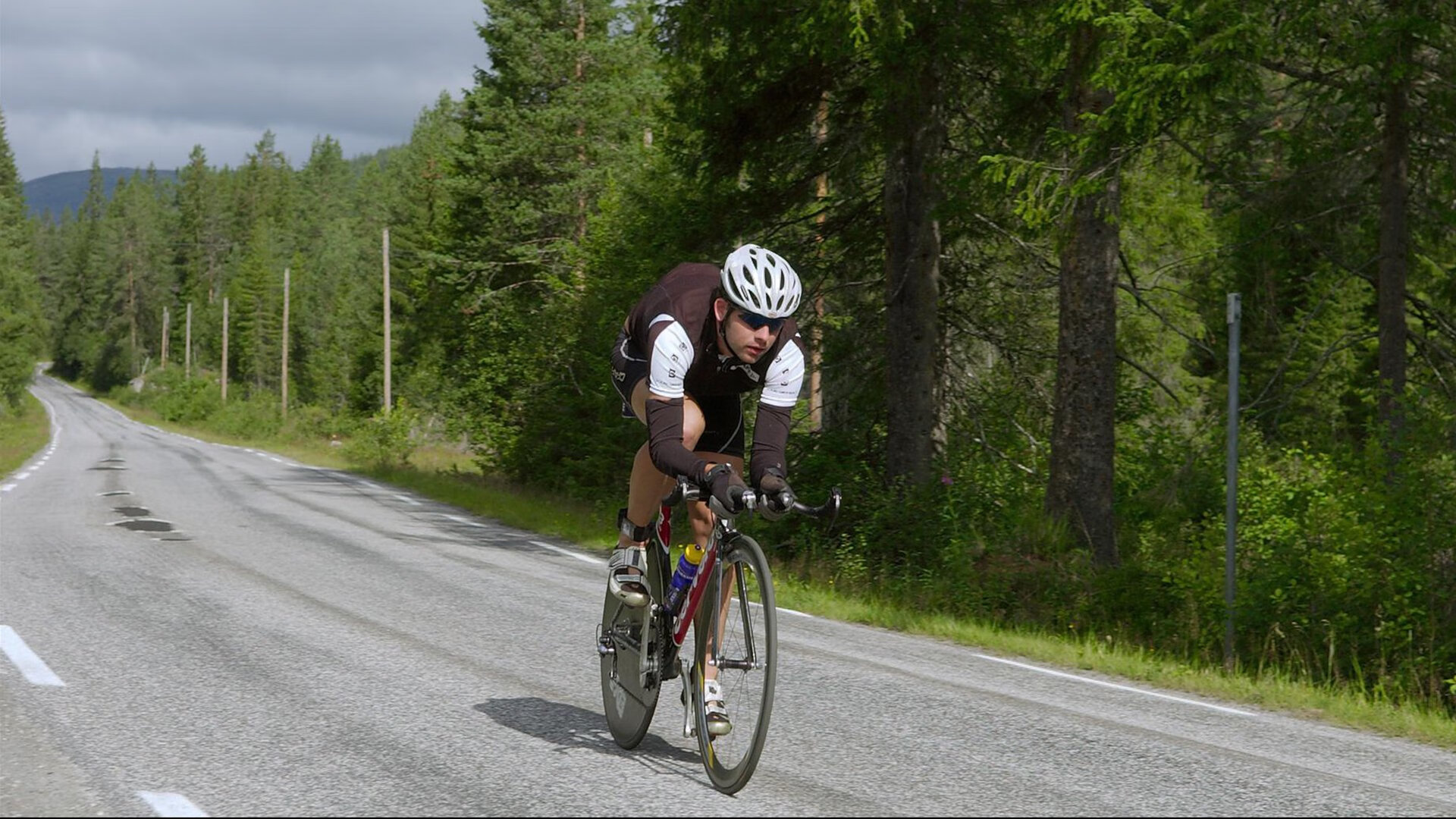 绝境中的锋芒，王皓力挽狂澜，中国队险胜奥地利惊险晋级