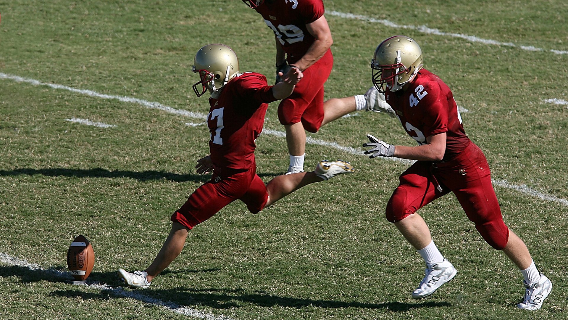 绝杀与纪录，足球场上的心跳与乒乓球台边的传奇