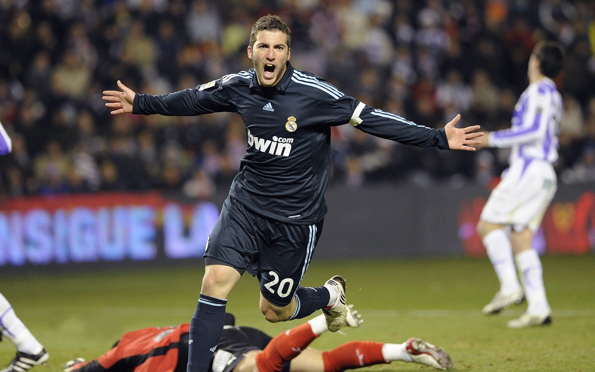 维也纳的火焰，奥恰洛夫一记绝杀，点燃欧洲乒坛新秩序